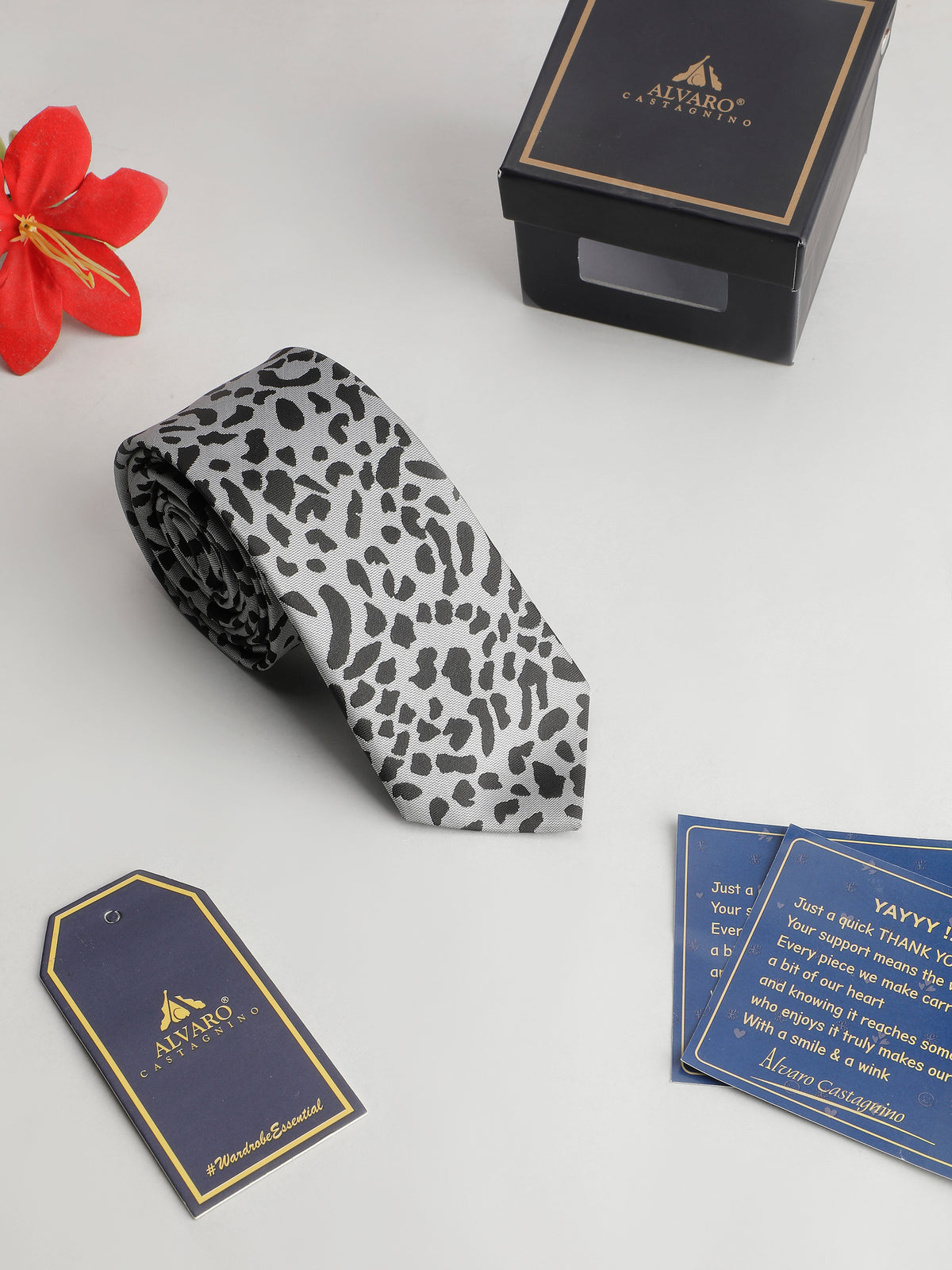 Aristocratic Monochrome Leopard Print Necktie