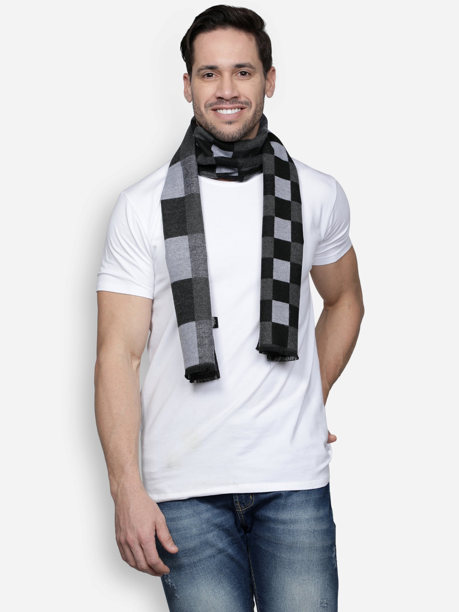Alvaro Castagnino Men Black & Grey Checked Muffler