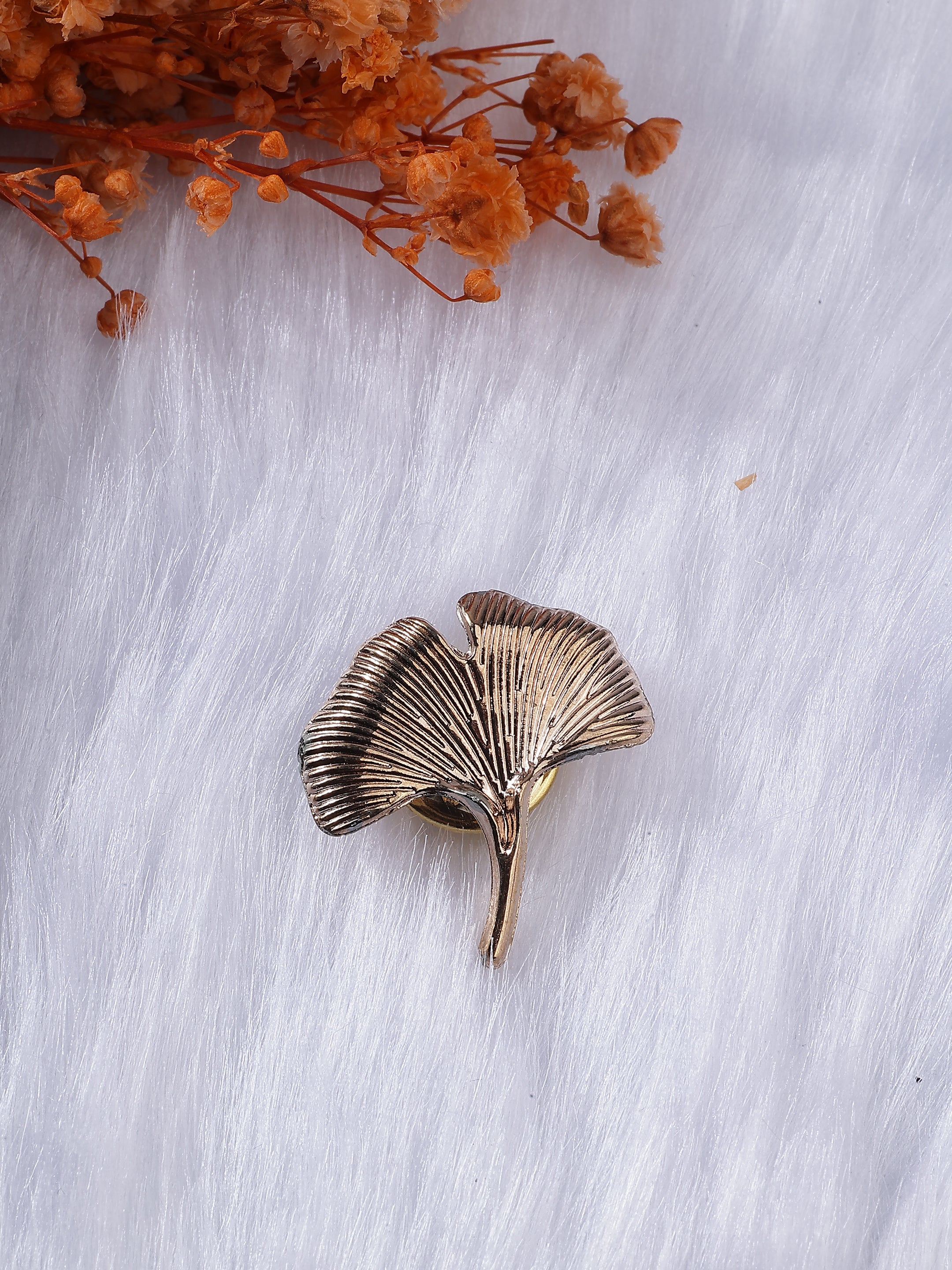 Polished Gold-Toned Gingko Leaf Pin