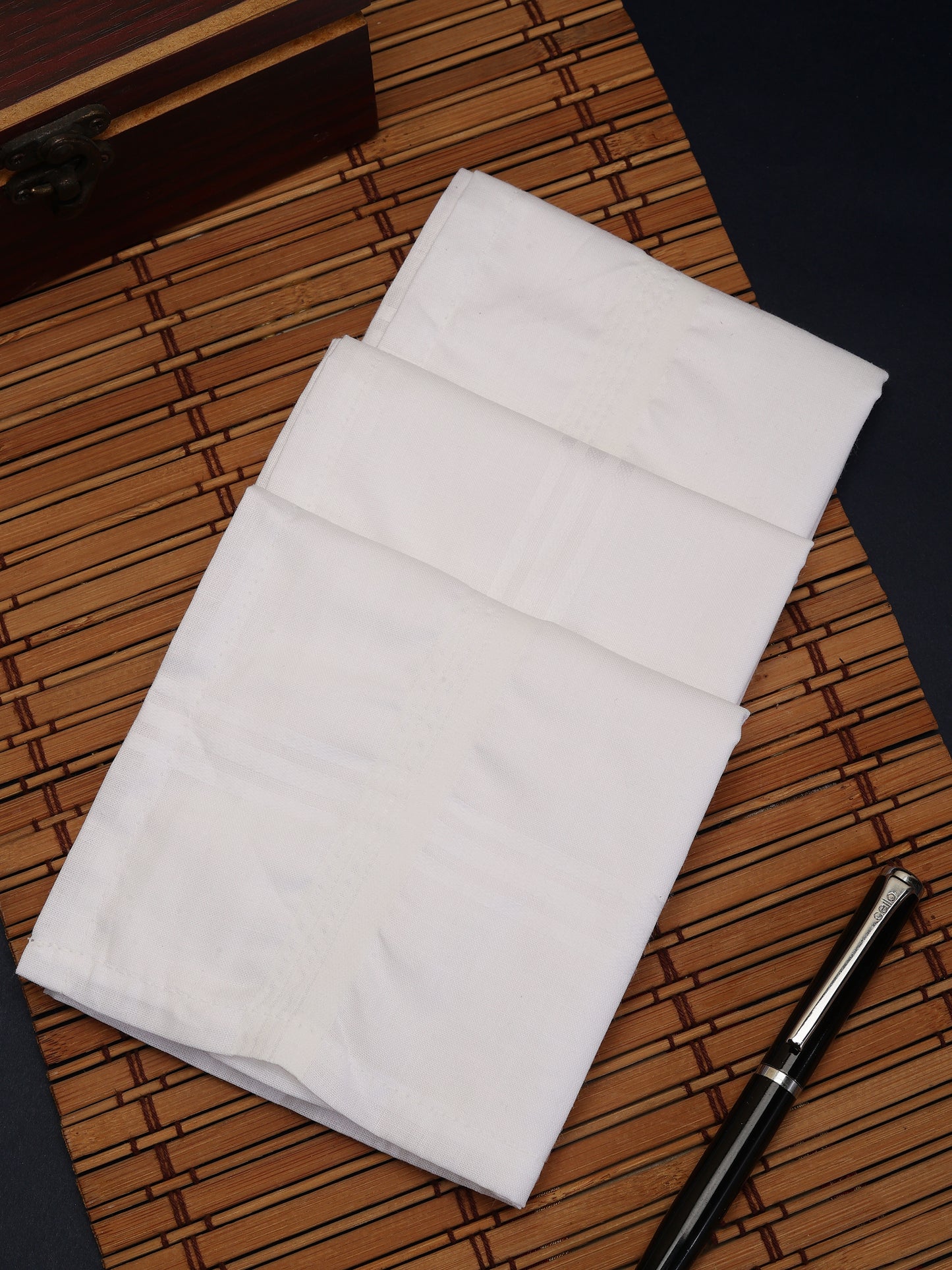 Alvaro Castagnino Men Pack Of 3 White Pure Cotton Handkerchief