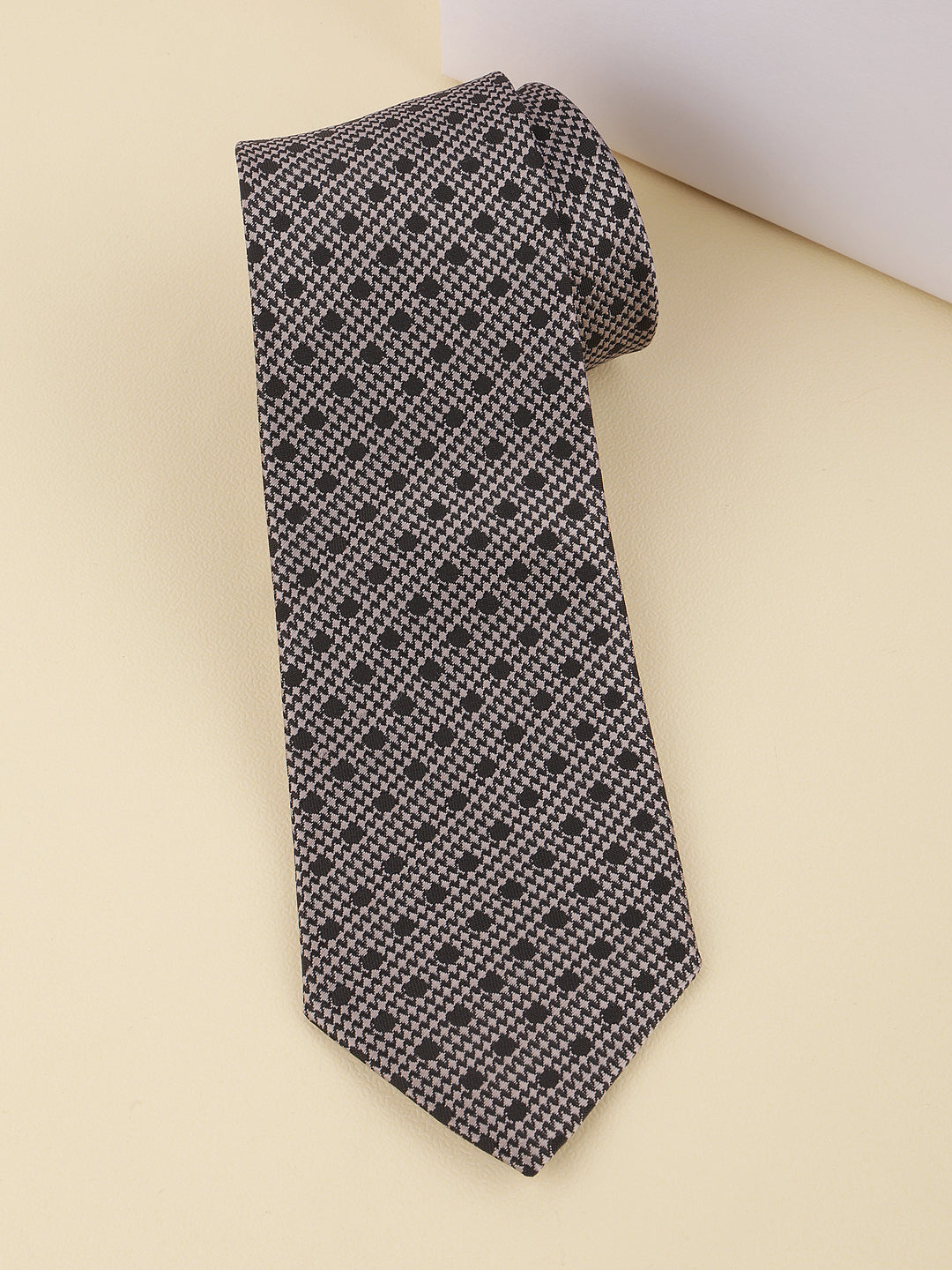 Alvaro Castagnino Grey & Black Coloured Necktie for Men