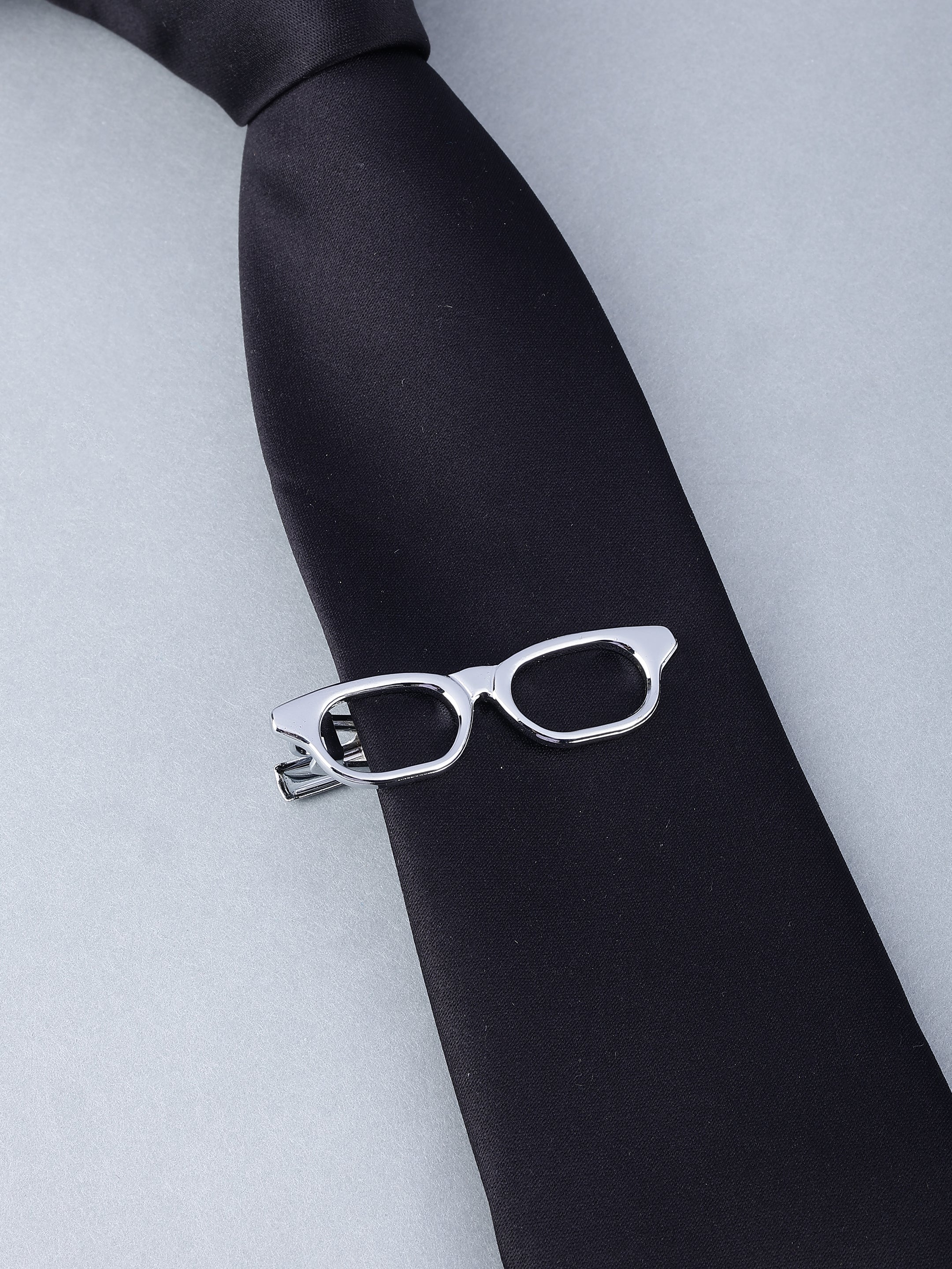 Silver Spectacles Novelty Tie Bar