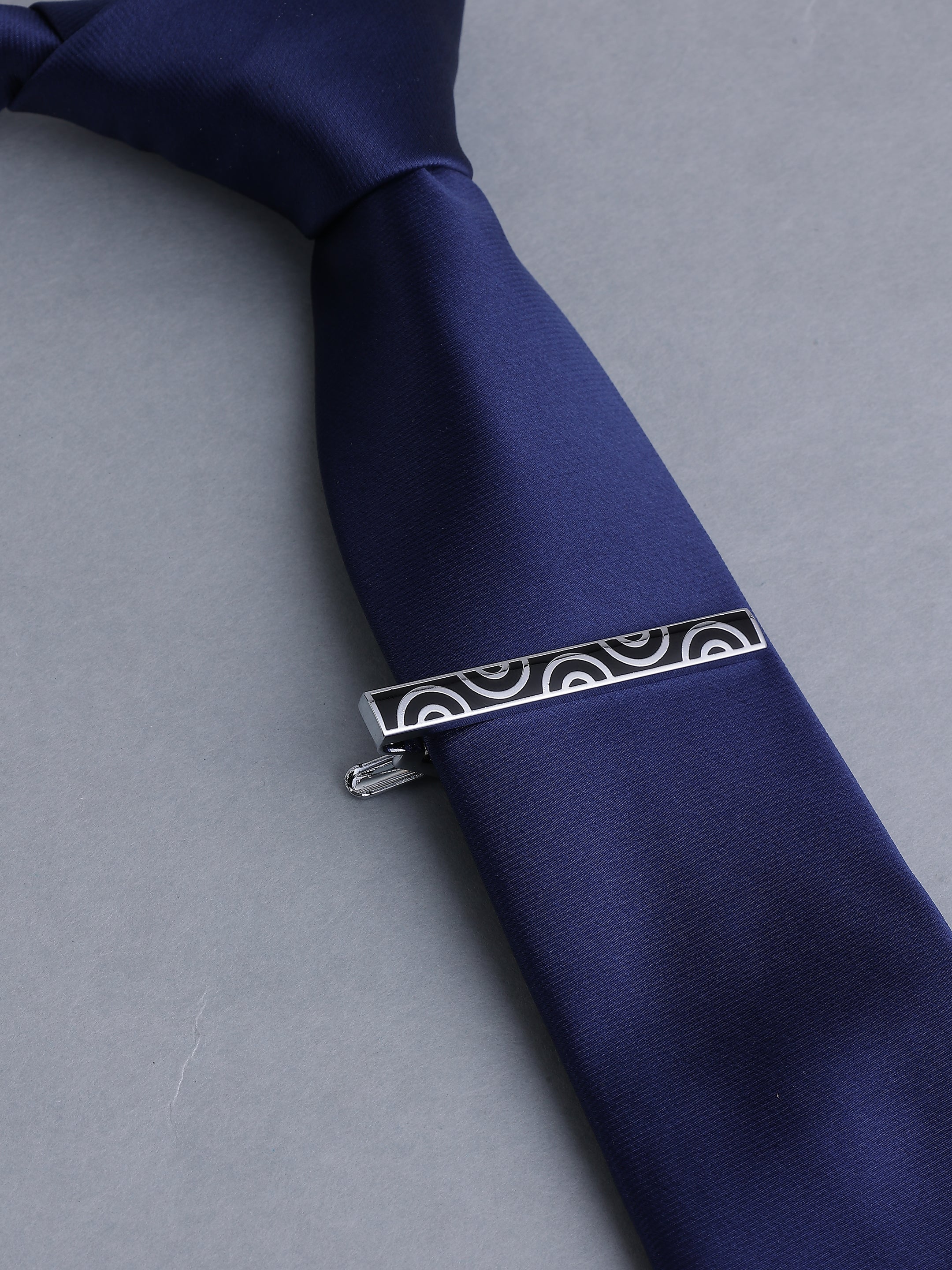 Black & White Swirl Pattern Tie Pin