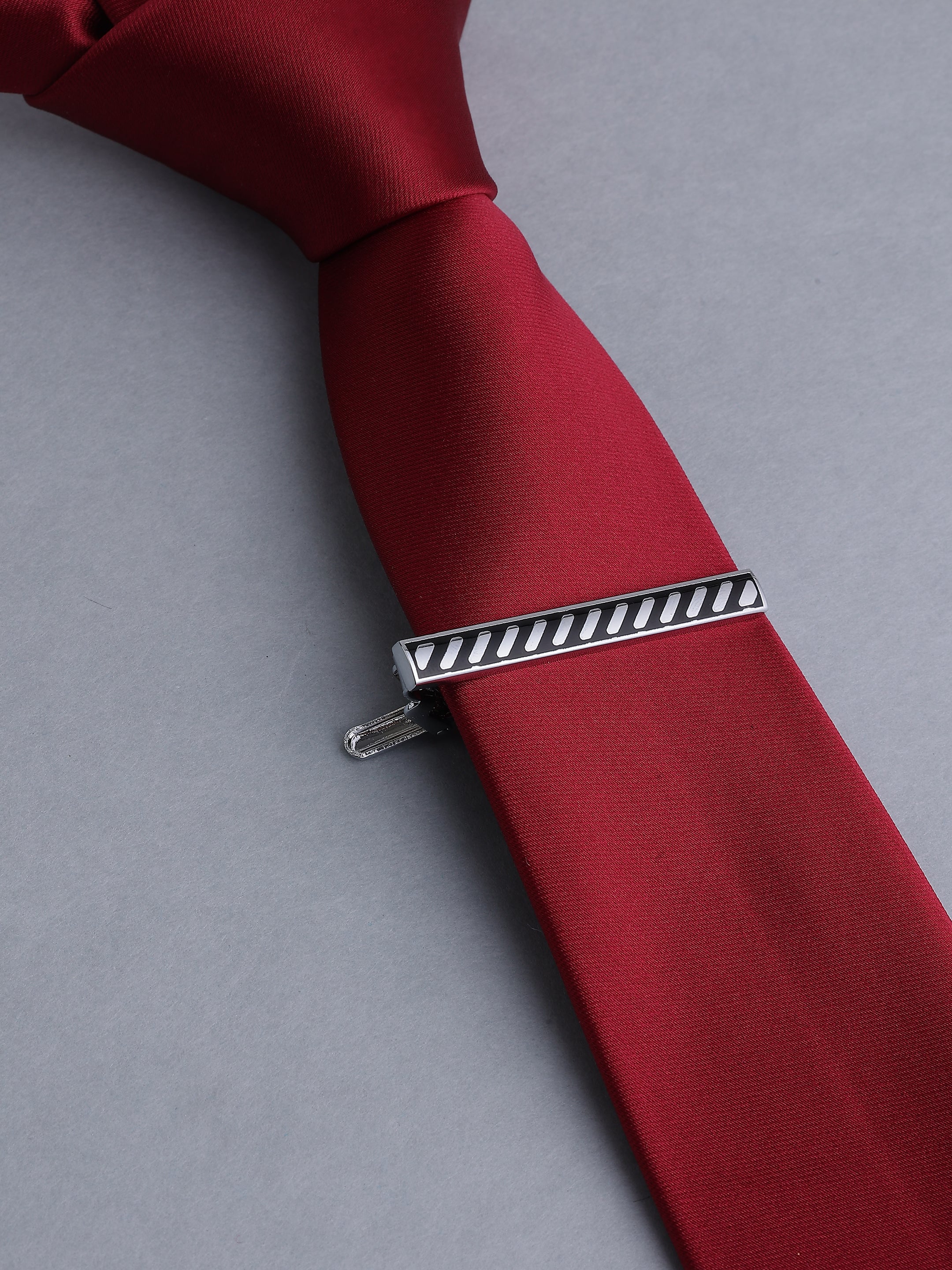 Black & White Diagonal Striped Tie Pin