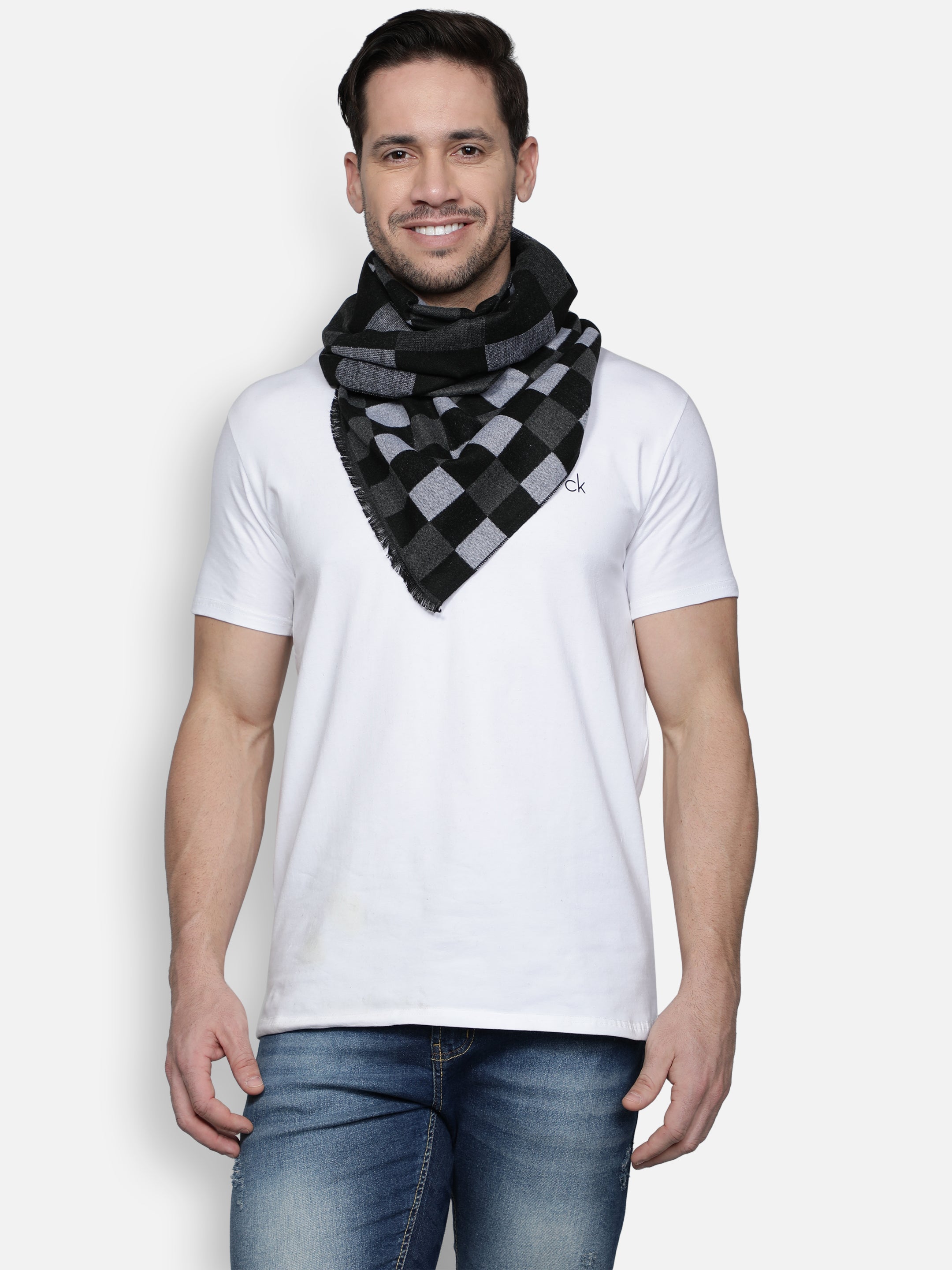 Alvaro Castagnino Men Black & Grey Checked Muffler
