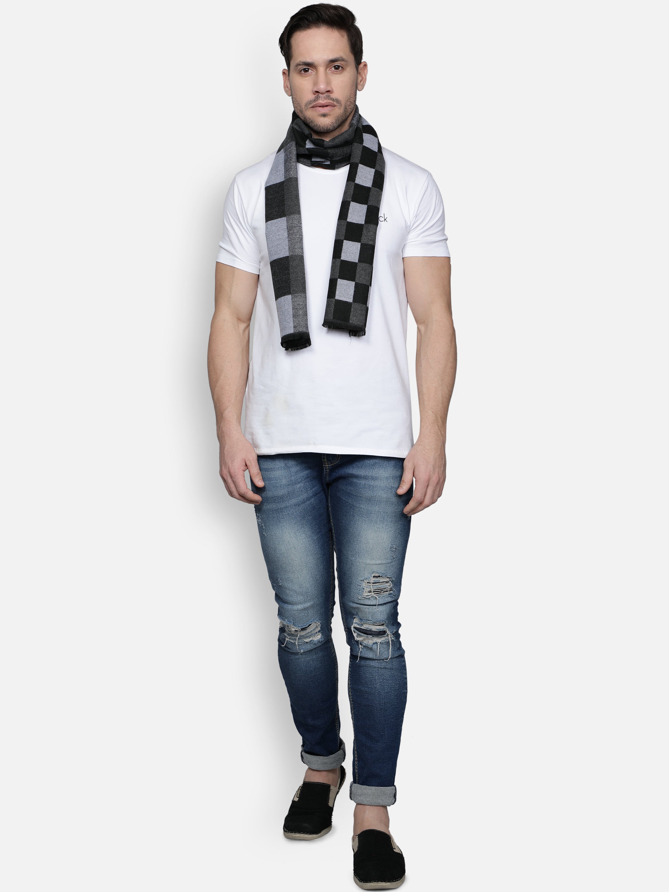 Alvaro Castagnino Men Black & Grey Checked Muffler