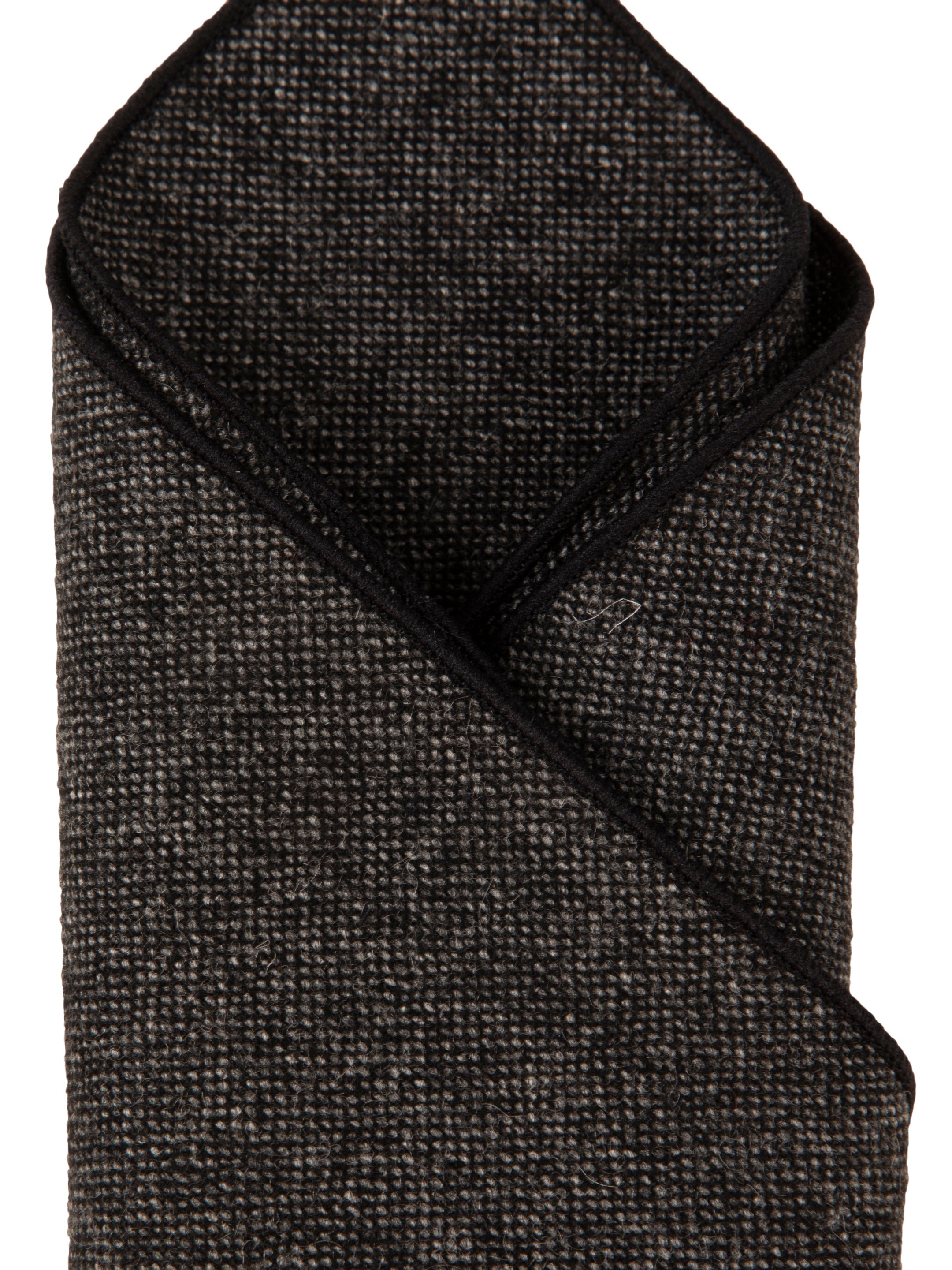 Alvaro Castagnino Black Colored Microfiber Pocket Square for Men
