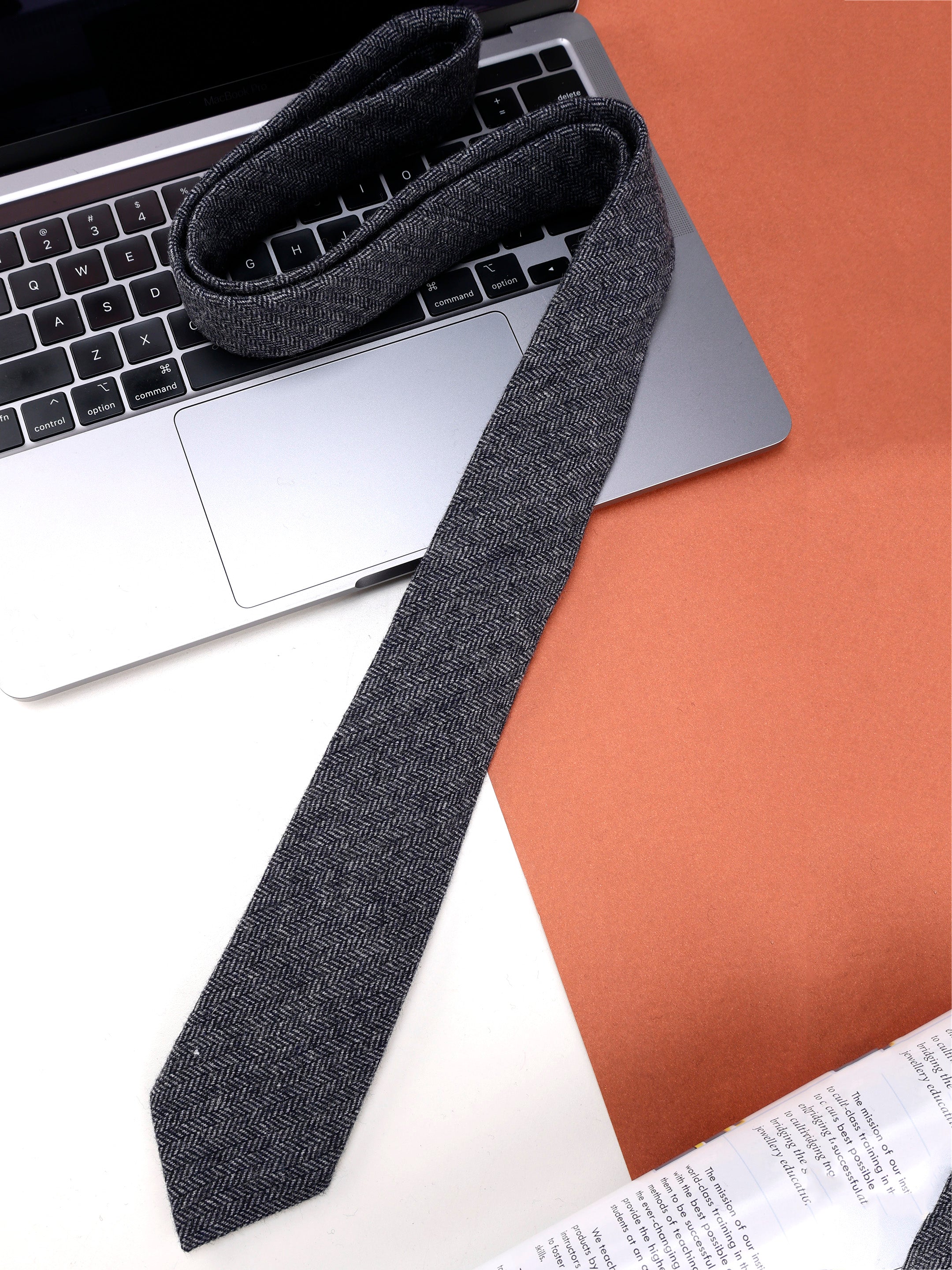 Alvaro Castagnino Grey Coloured Cotton Necktie for Men