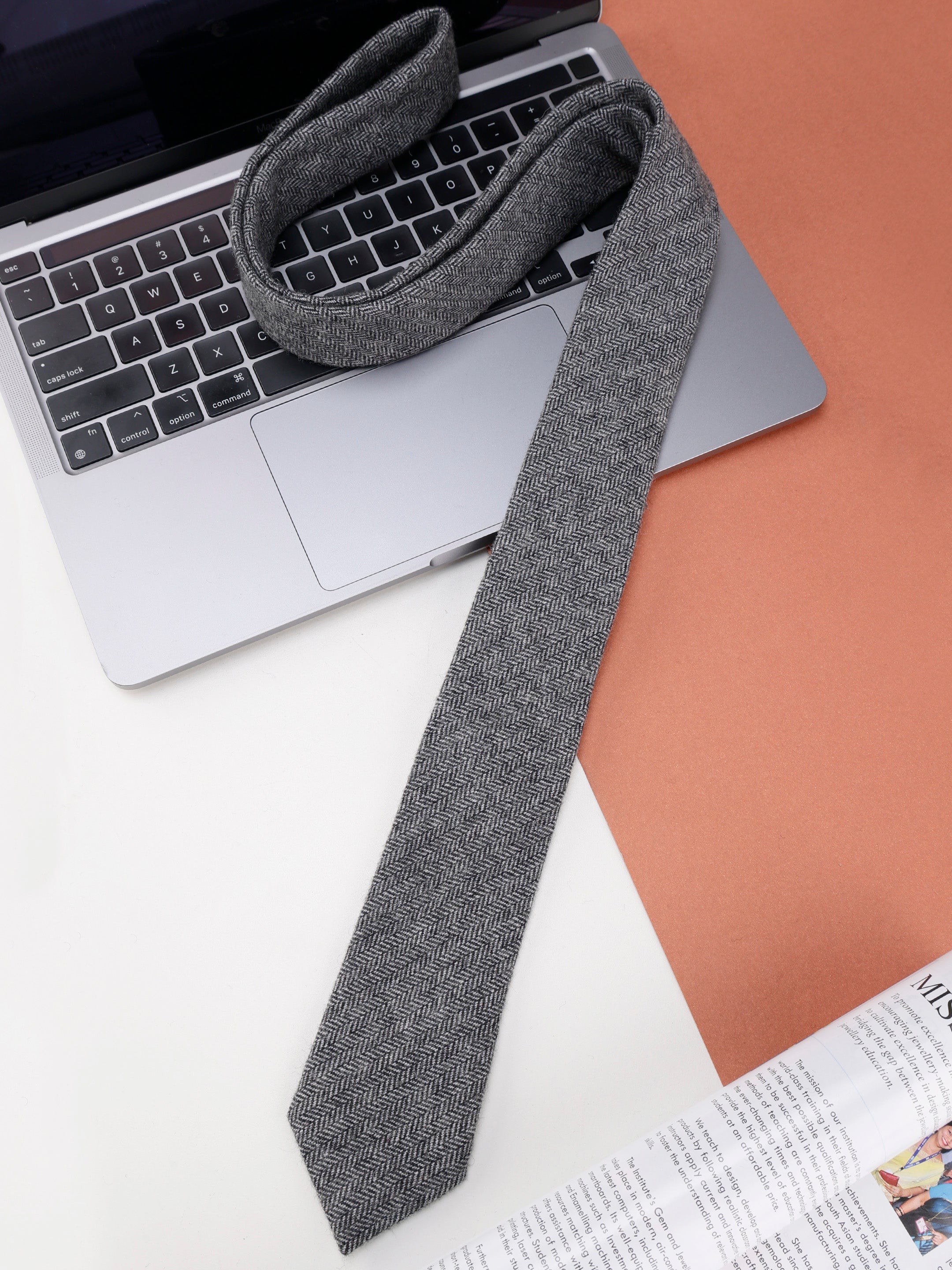 Alvaro Castagnino Grey Coloured Cotton Necktie for Men