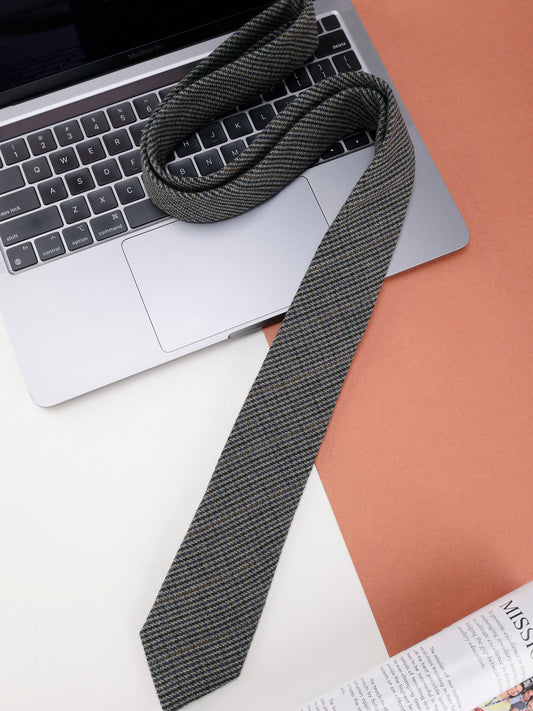Alvaro Castagnino Grey Coloured Cotton Necktie for Men