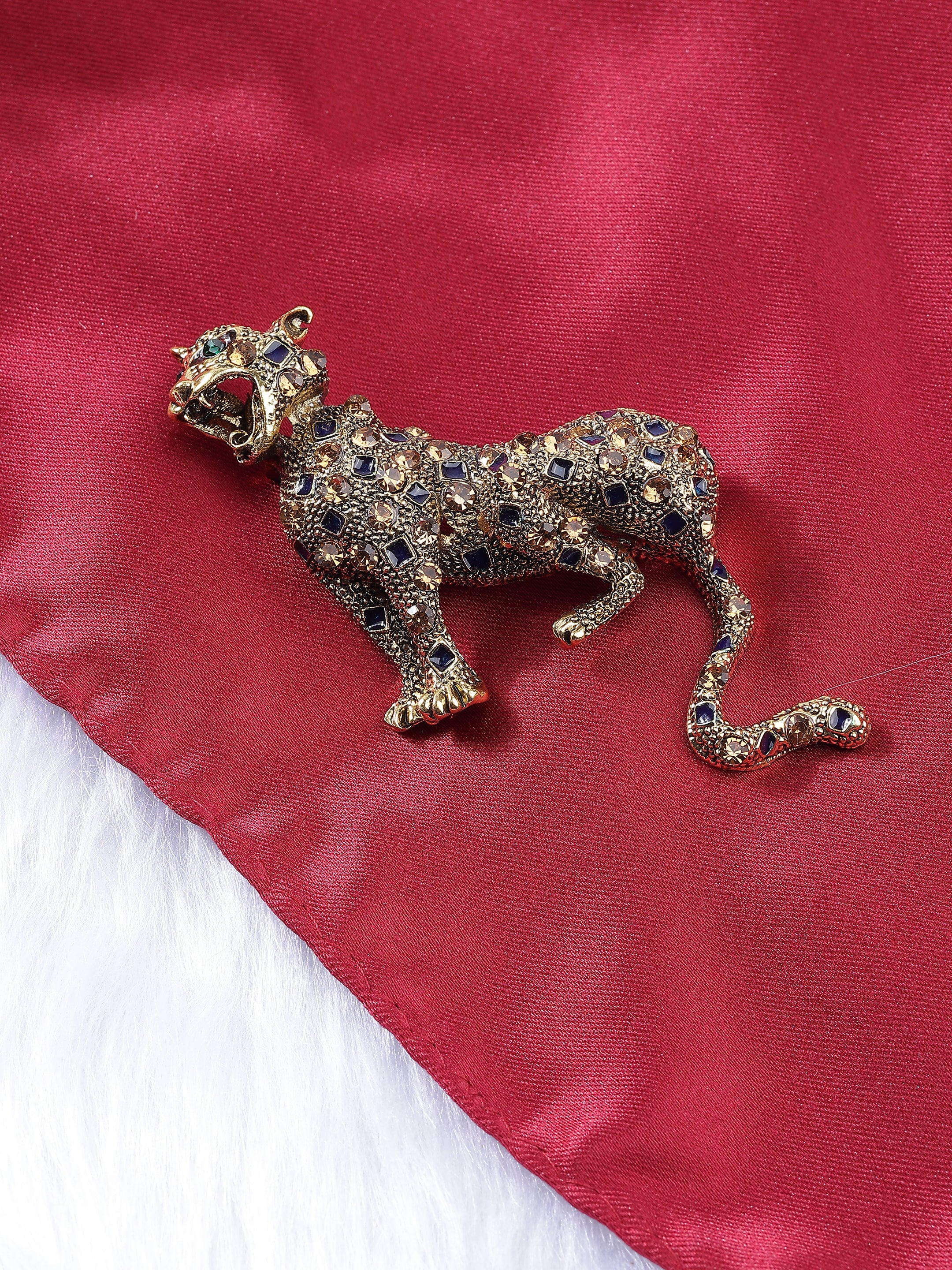 Gold Leopard Brooch