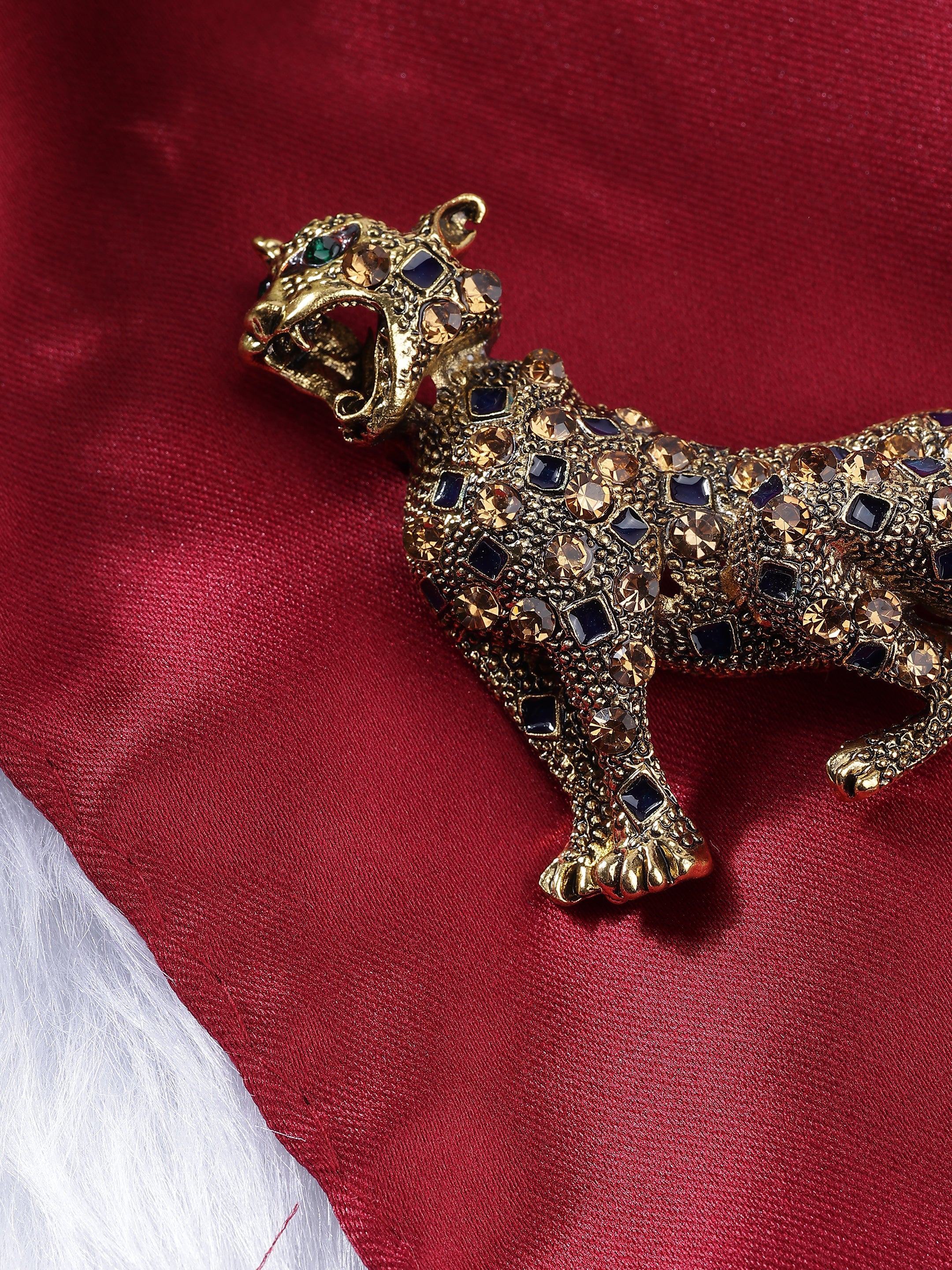 Gold Leopard Brooch