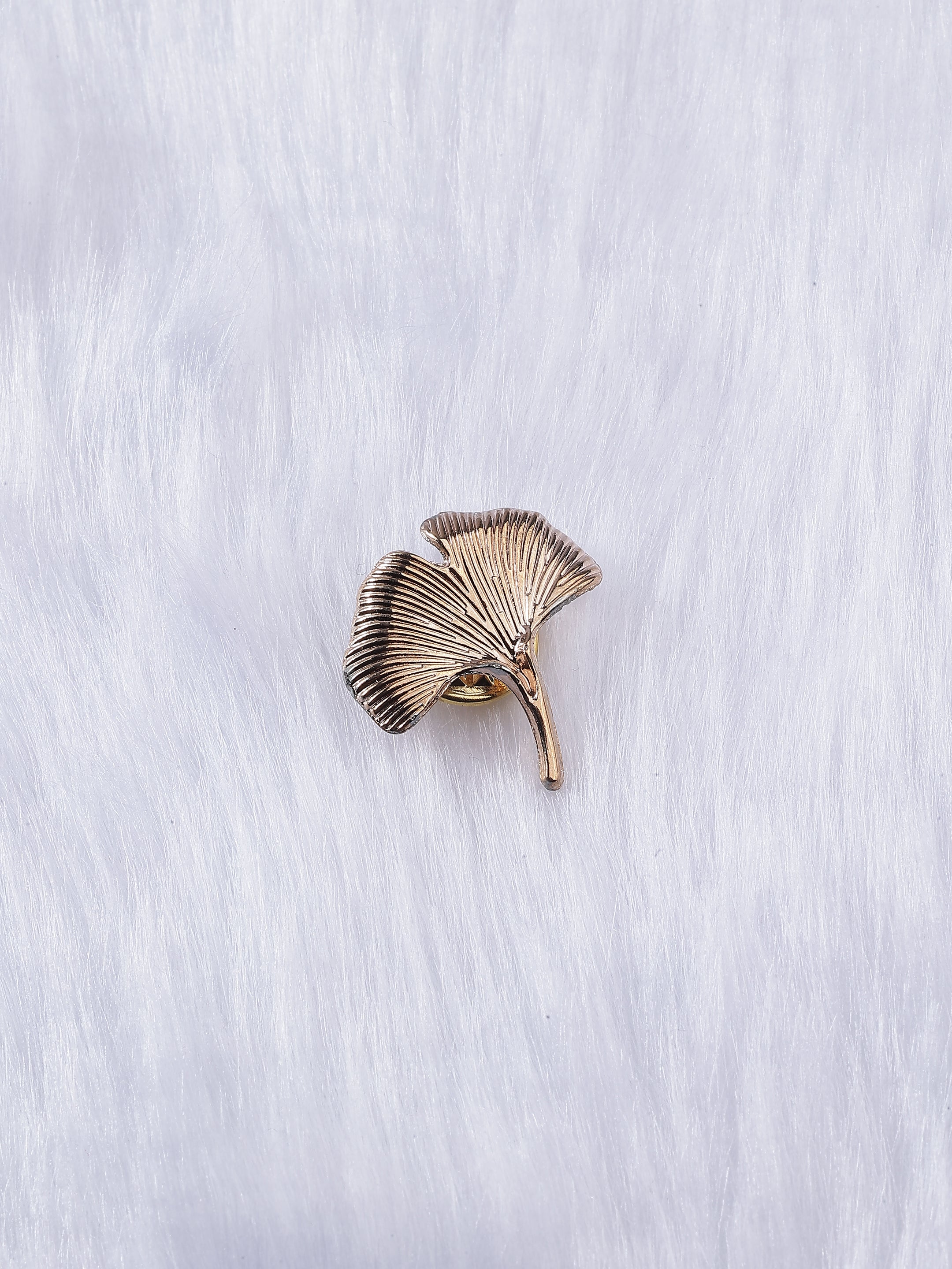 Polished Gold-Toned Gingko Leaf Pin