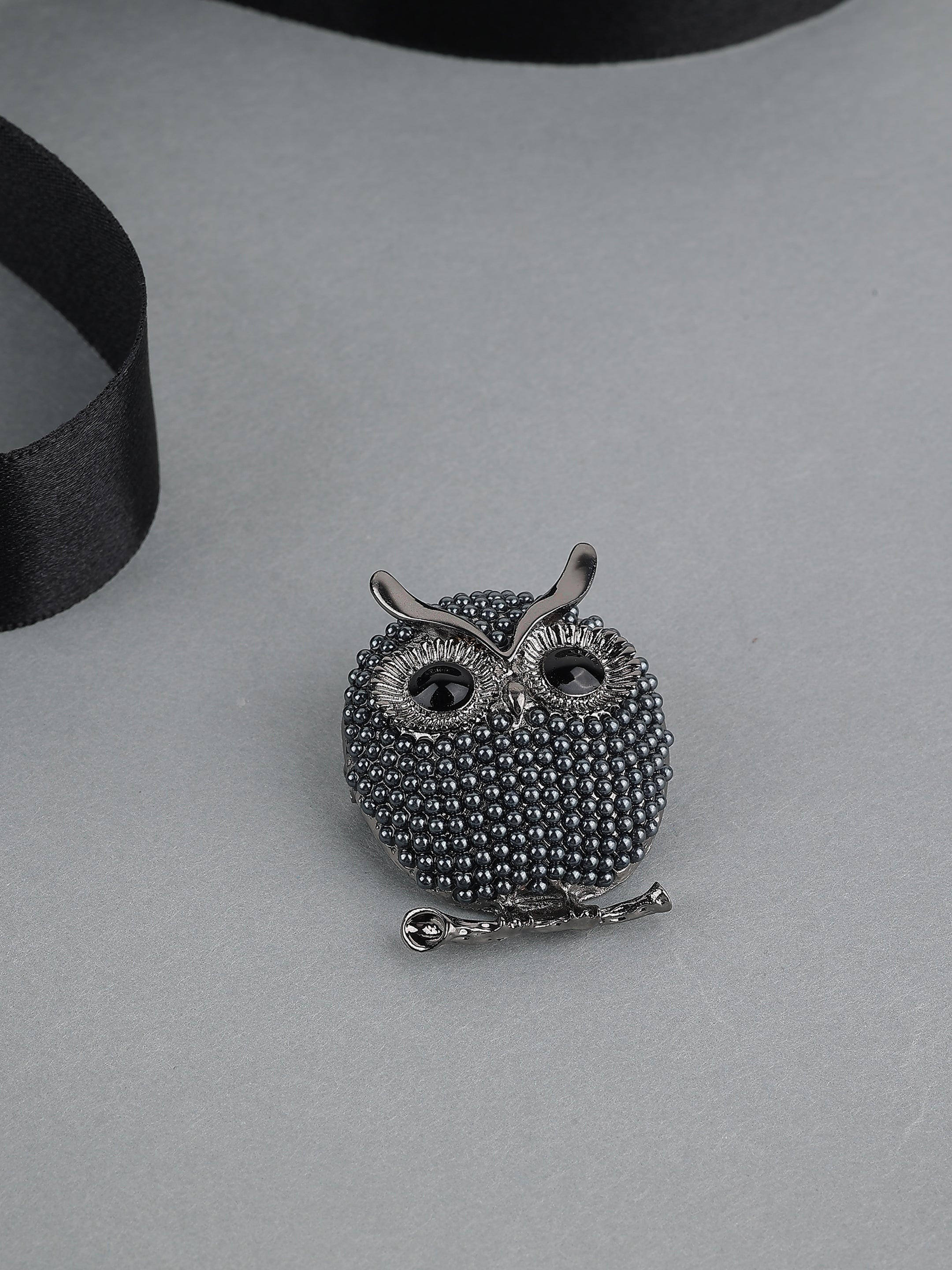 Owl Design Metallic Brooch
