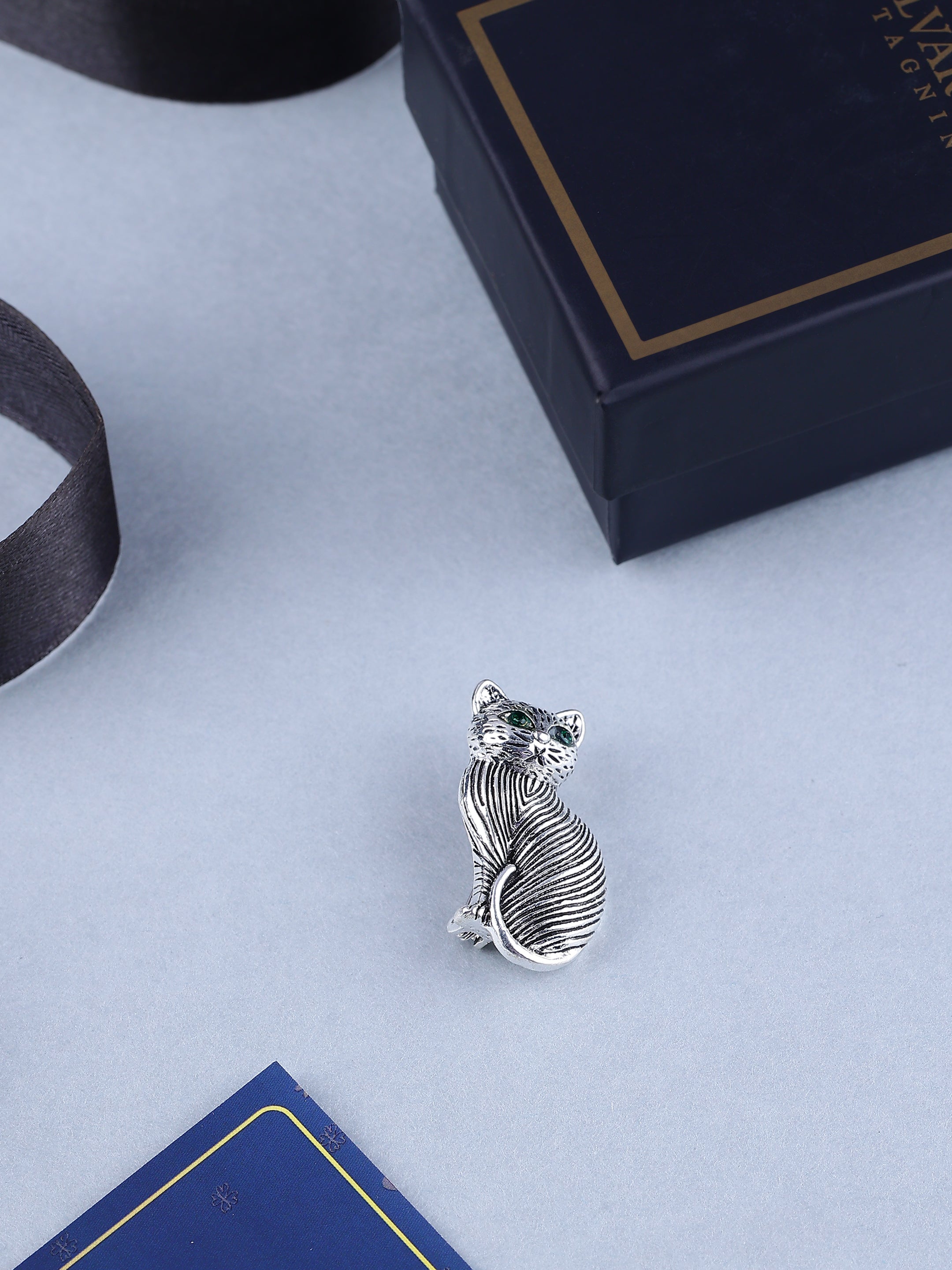 Vintage Textured Silver Cat Brooch