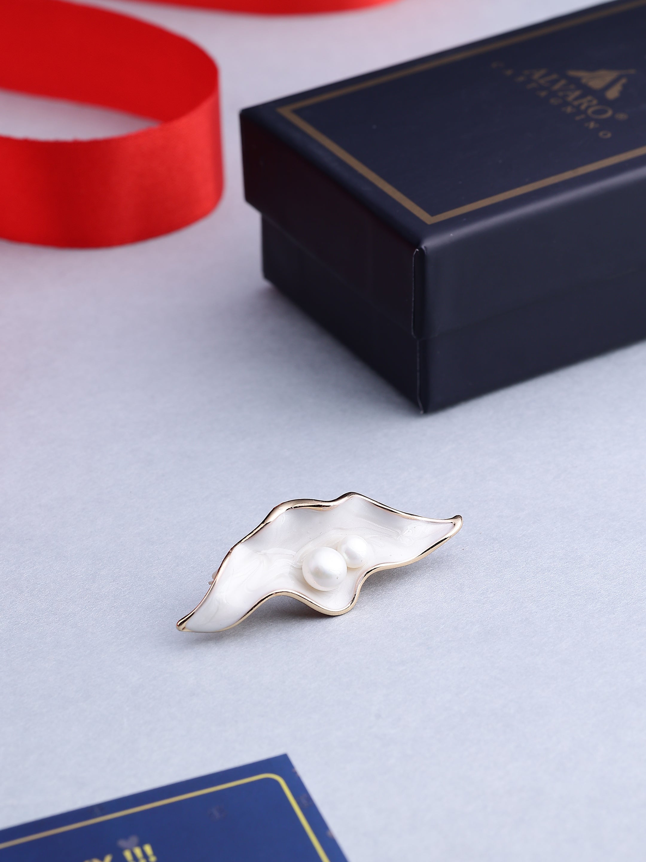 Minimalist Pearl Oyster Brooch