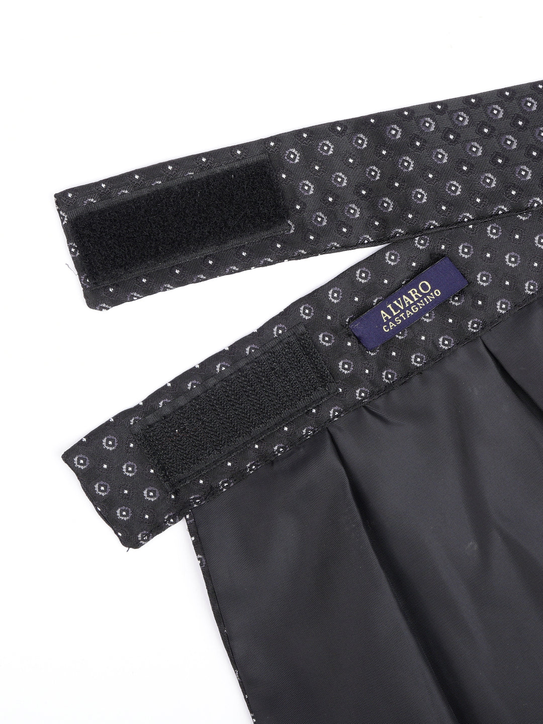 Black & White Floral Pattern Cravat