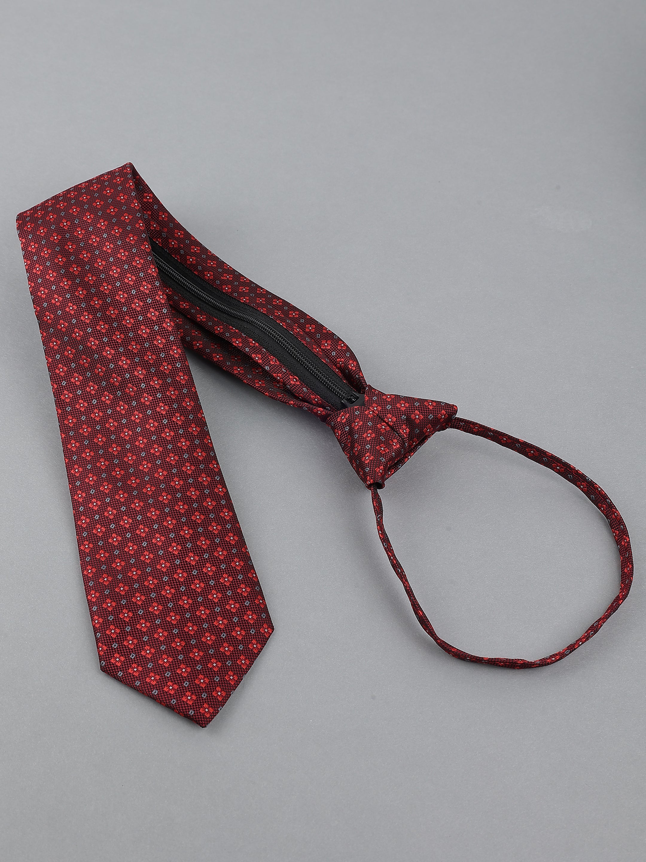 Elegant Maroon Patterned Tie