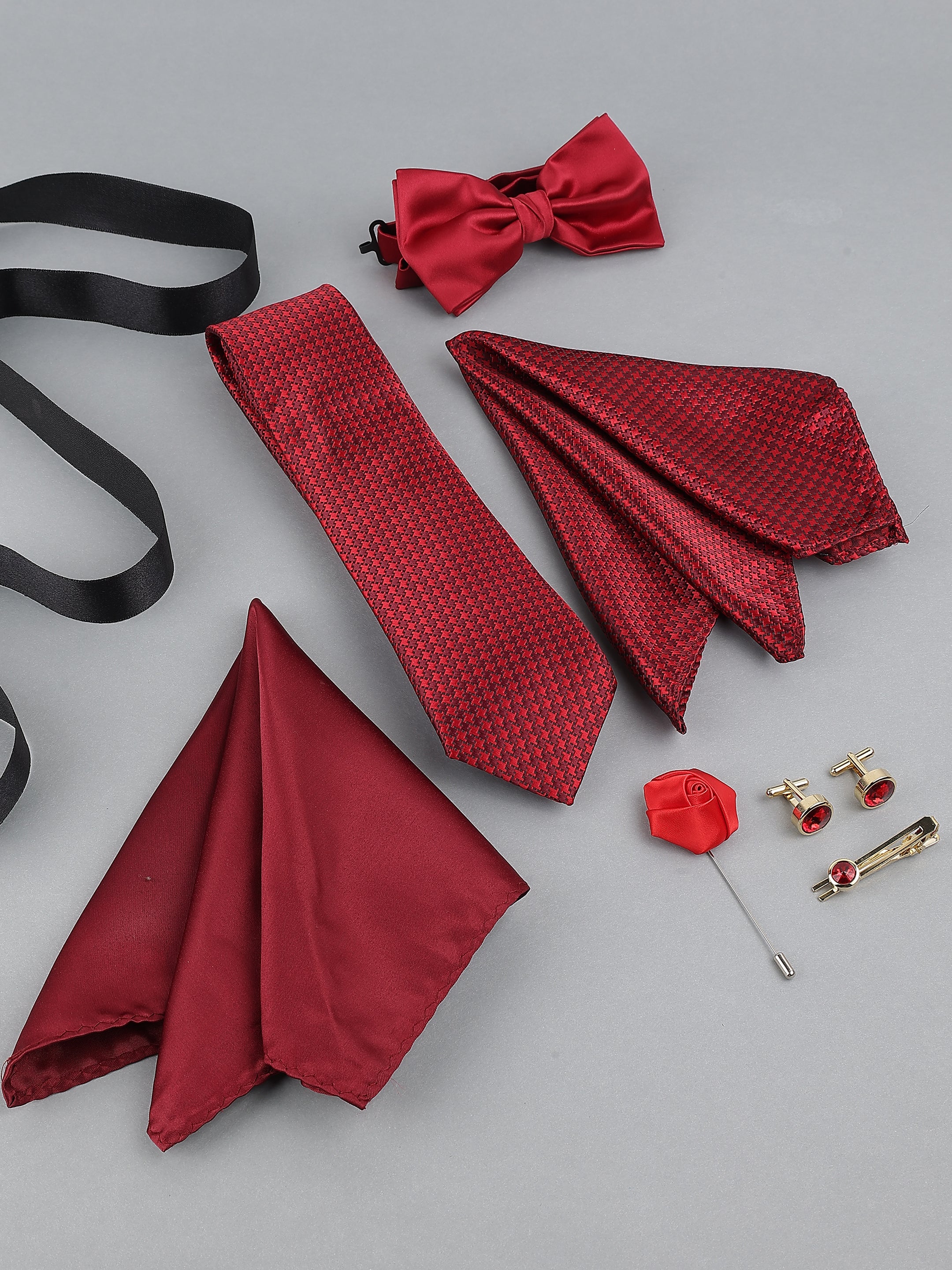 Scarlet Royale Bow Tie Set
