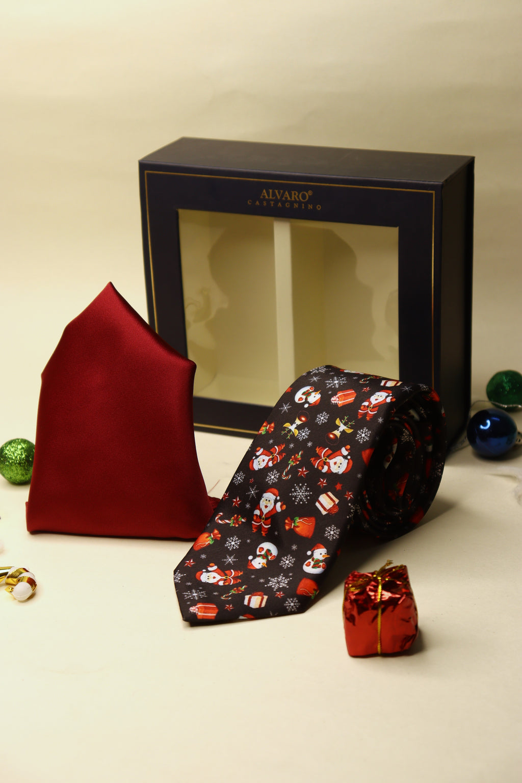 Santa Deep Black Necktie & Maroon Pocket Square Gift Set