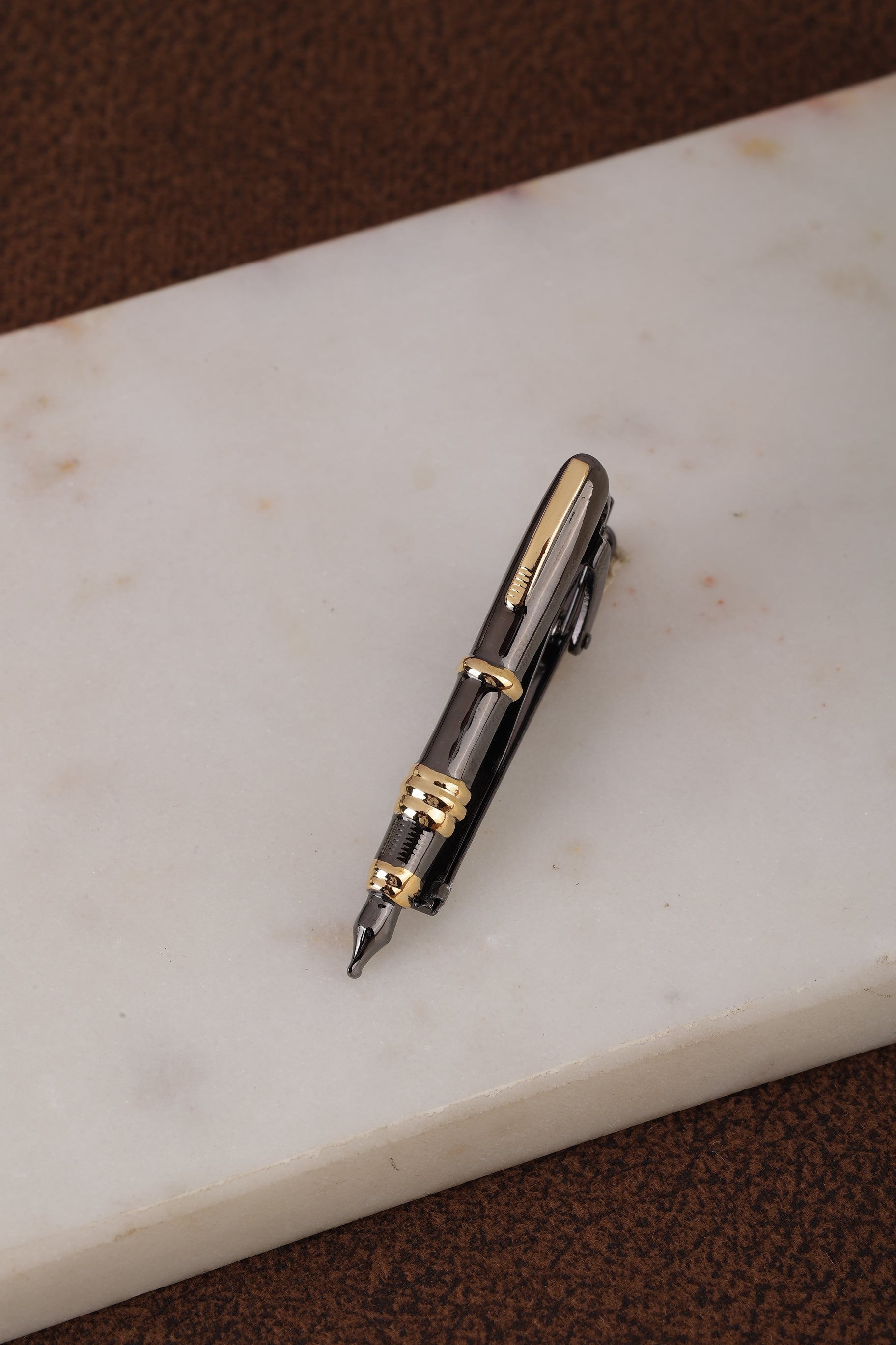 Alvaro Castagnino Men Black & Golden Classic Tie Pin