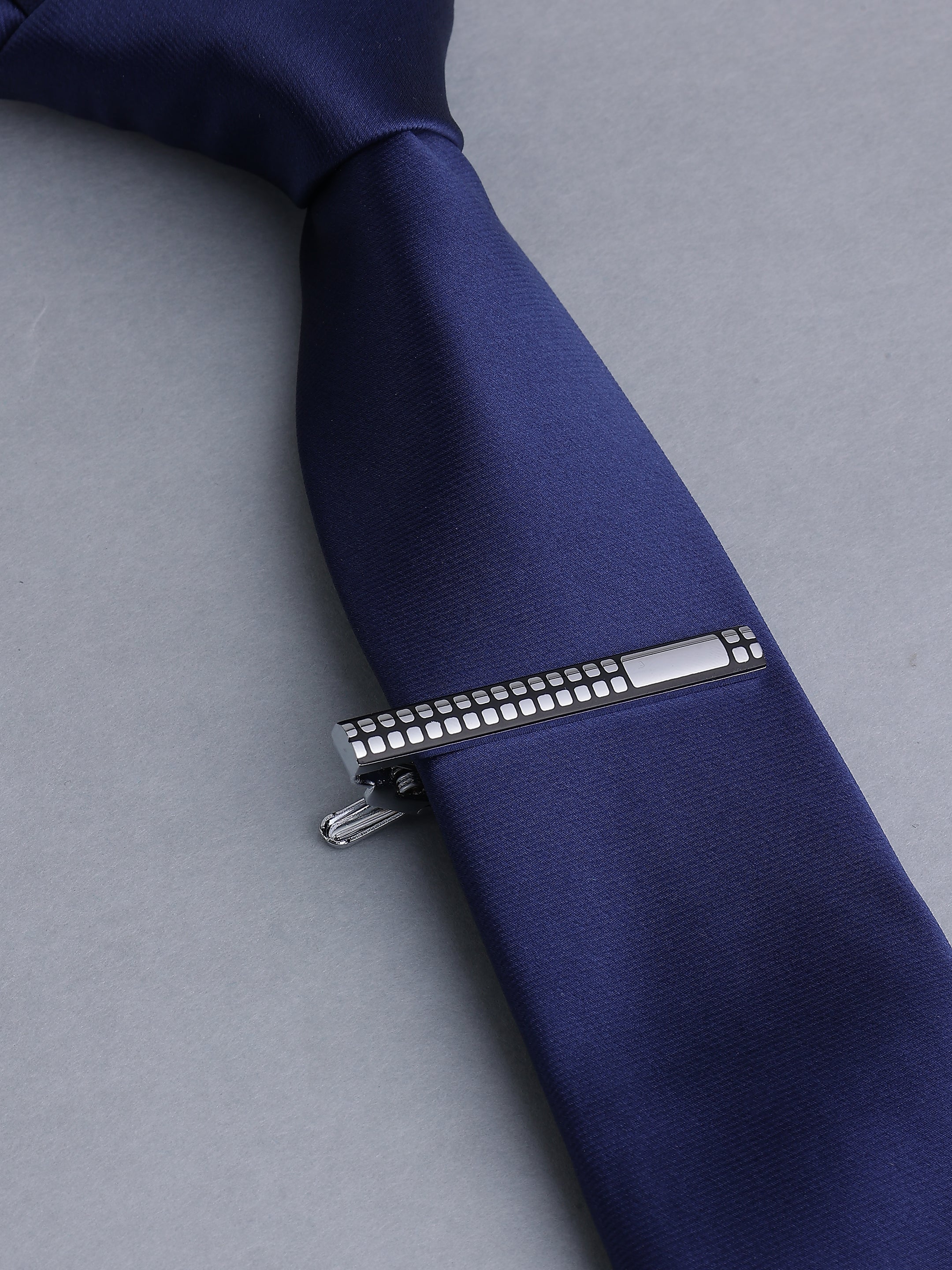 Black & White Enamel Patterned Tie Pin