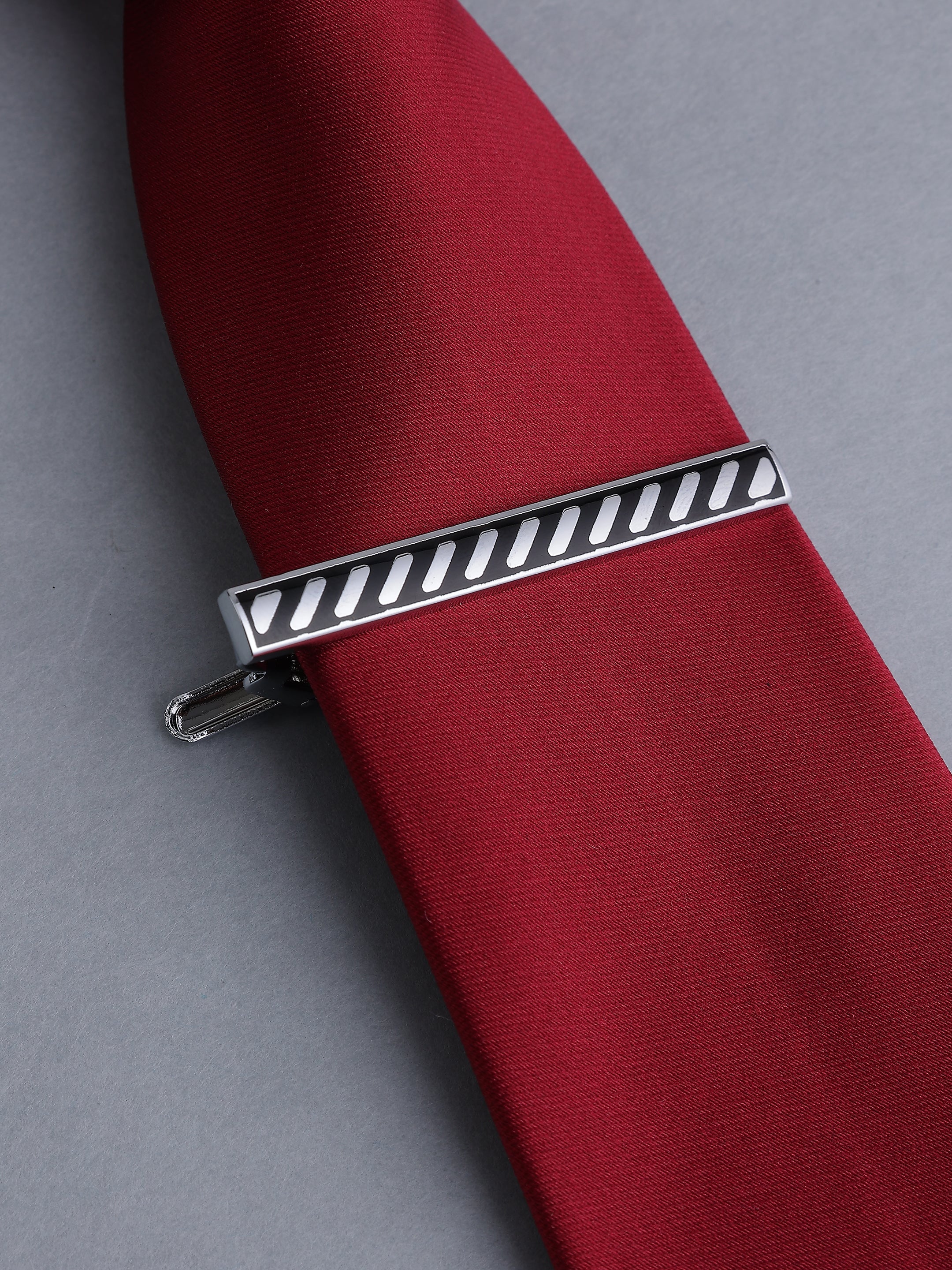 Black & White Diagonal Striped Tie Pin