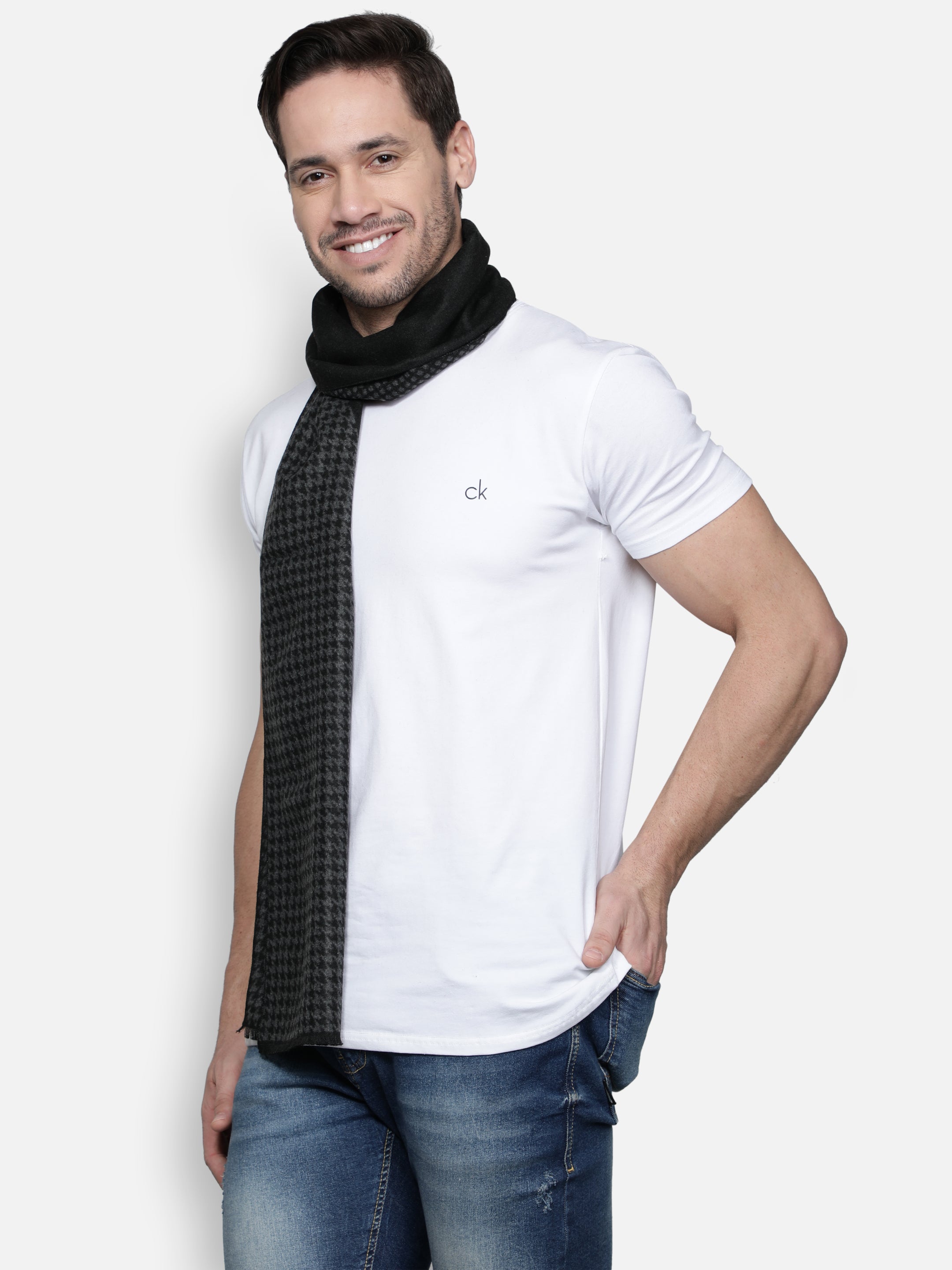 Alvaro Castagnino Men's Grey::Black Checked Muffler